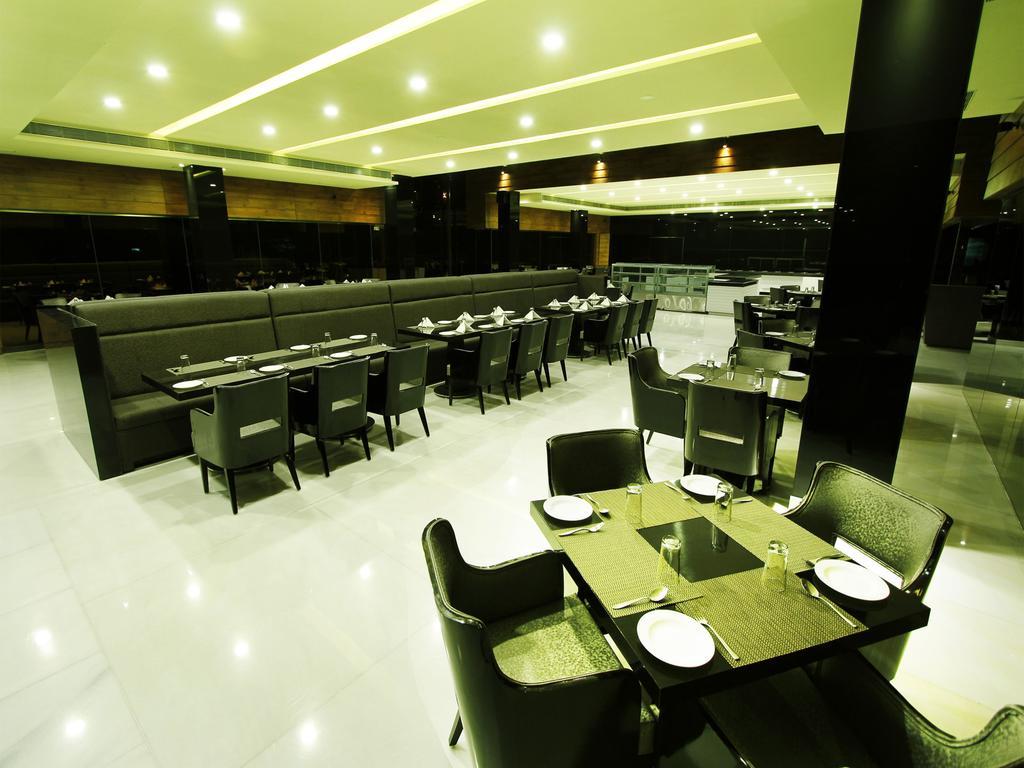 Pleasant Days Resort Chembarambakkam Lake Exterior foto